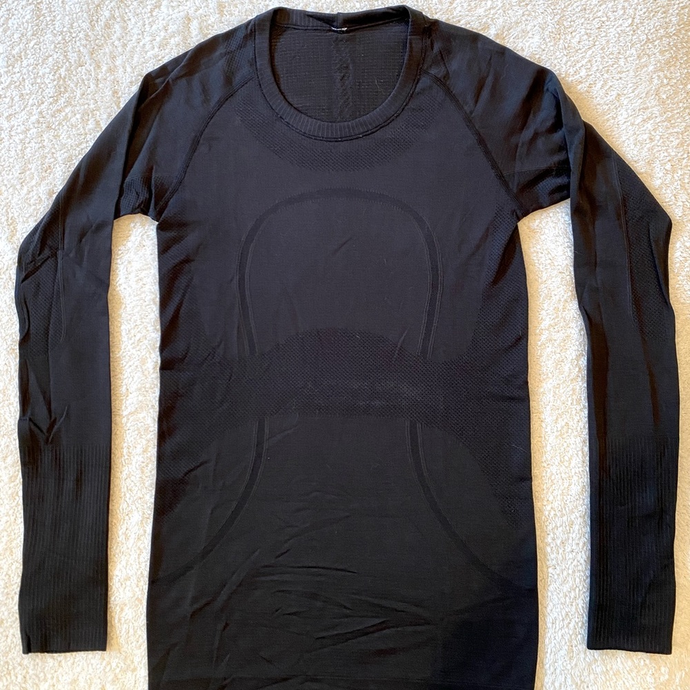 Lululemon Swiftly Tech Long Sleeve Crew in Black Women’s Size 6